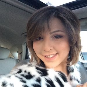 Meet your Posher, Emelia